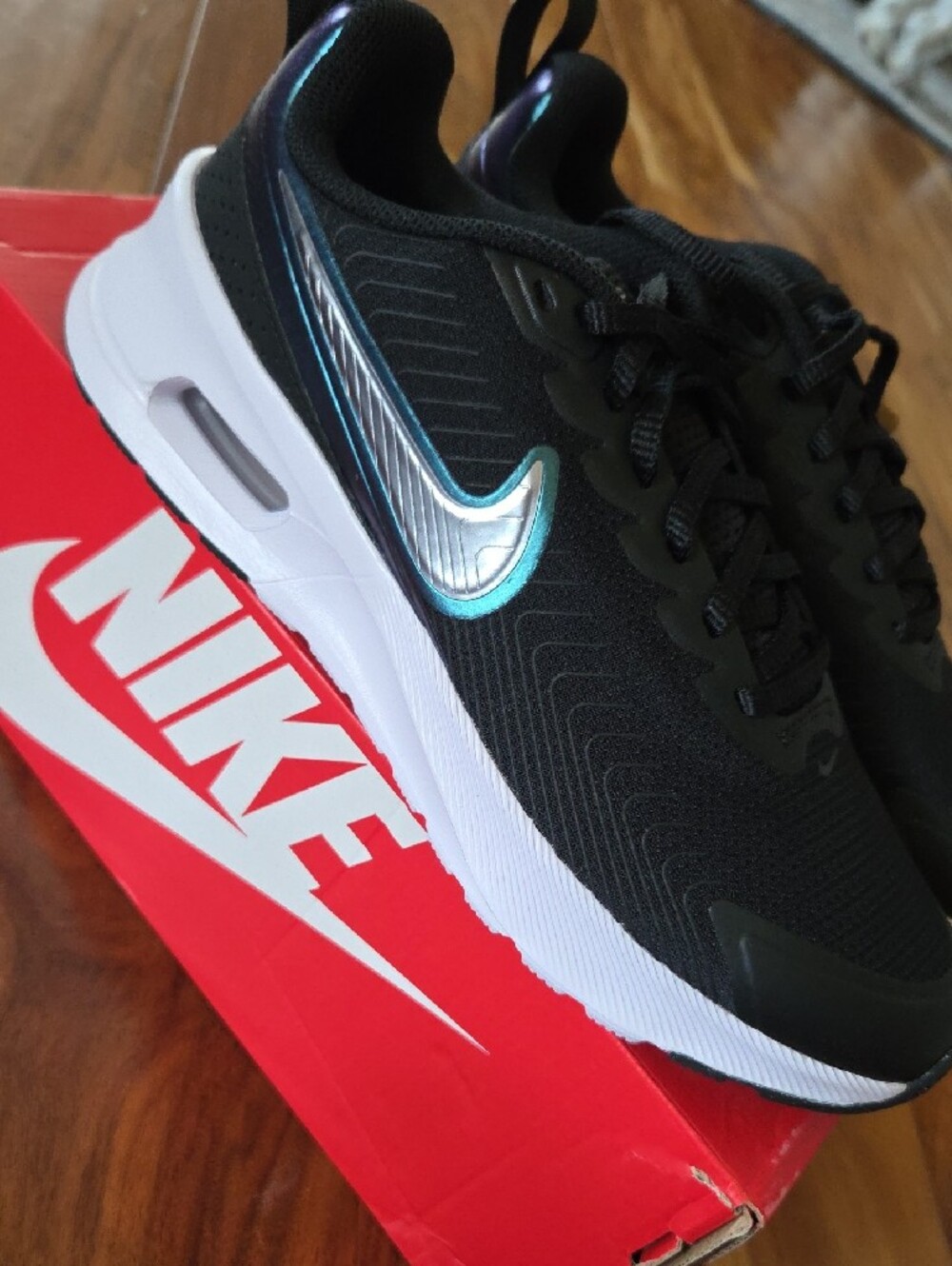 Nike Air Max Nuaxis Women's Black And Teal - Picture 4 of 4